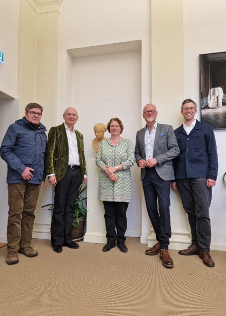 In the photo from left to right: Stefan Seewald, Claus-Peter Echter, Inge Gotzmann, Uwe Koch and Marius Müller.